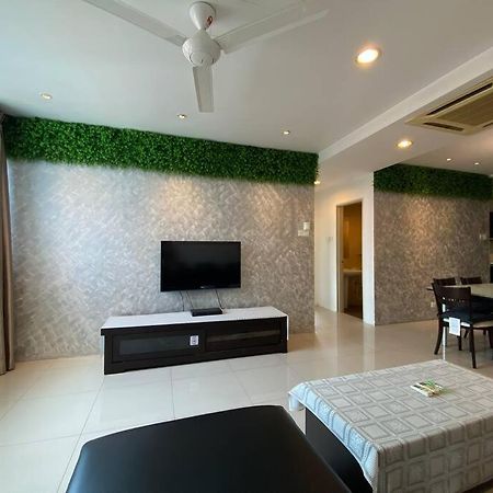 Spacious 3R,2R,Studio 5Min Walk To Time Square,Lalaport, Pool,Gym,Wifi Apartment Куала Лумпур Екстериор снимка