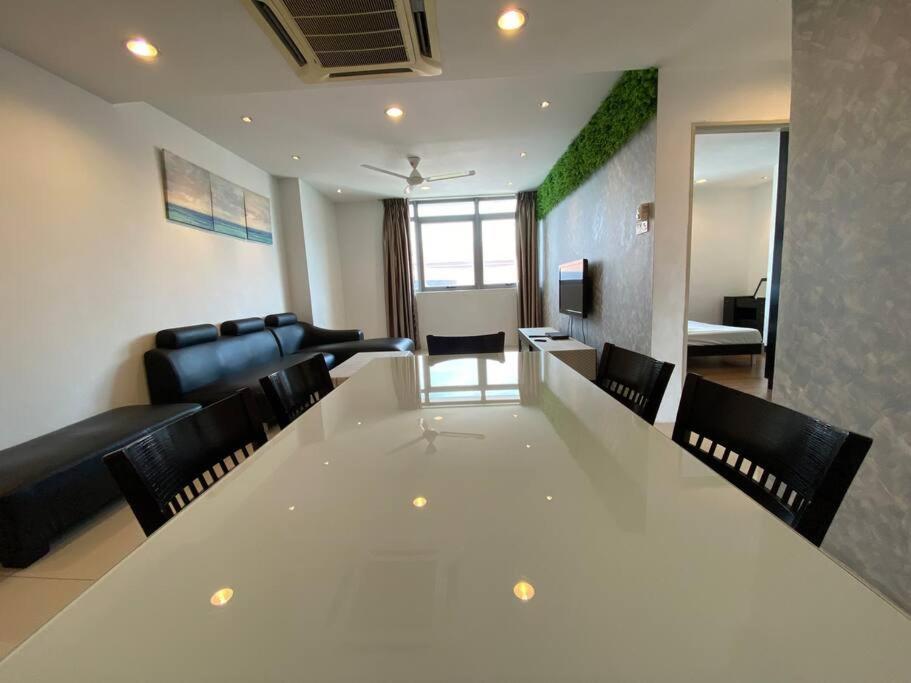 Spacious 3R,2R,Studio 5Min Walk To Time Square,Lalaport, Pool,Gym,Wifi Apartment Куала Лумпур Екстериор снимка