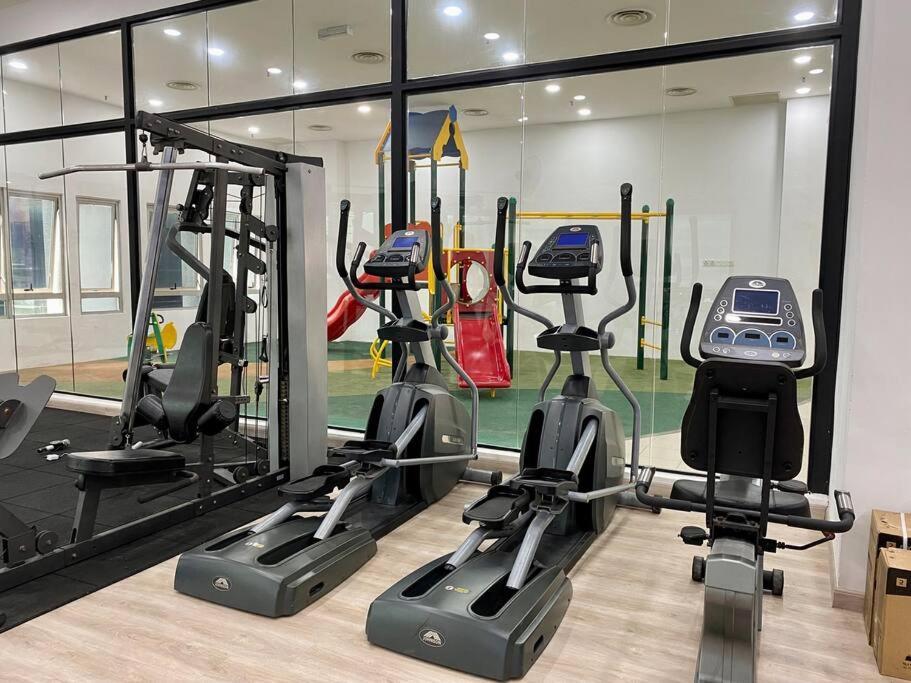 Spacious 3R,2R,Studio 5Min Walk To Time Square,Lalaport, Pool,Gym,Wifi Apartment Куала Лумпур Екстериор снимка