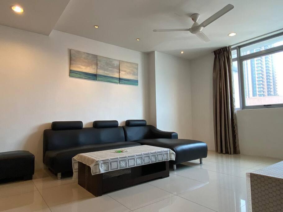 Spacious 3R,2R,Studio 5Min Walk To Time Square,Lalaport, Pool,Gym,Wifi Apartment Куала Лумпур Екстериор снимка