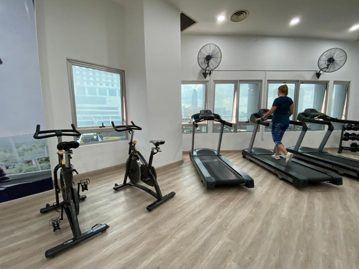 Spacious 3R,2R,Studio 5Min Walk To Time Square,Lalaport, Pool,Gym,Wifi Apartment Куала Лумпур Екстериор снимка