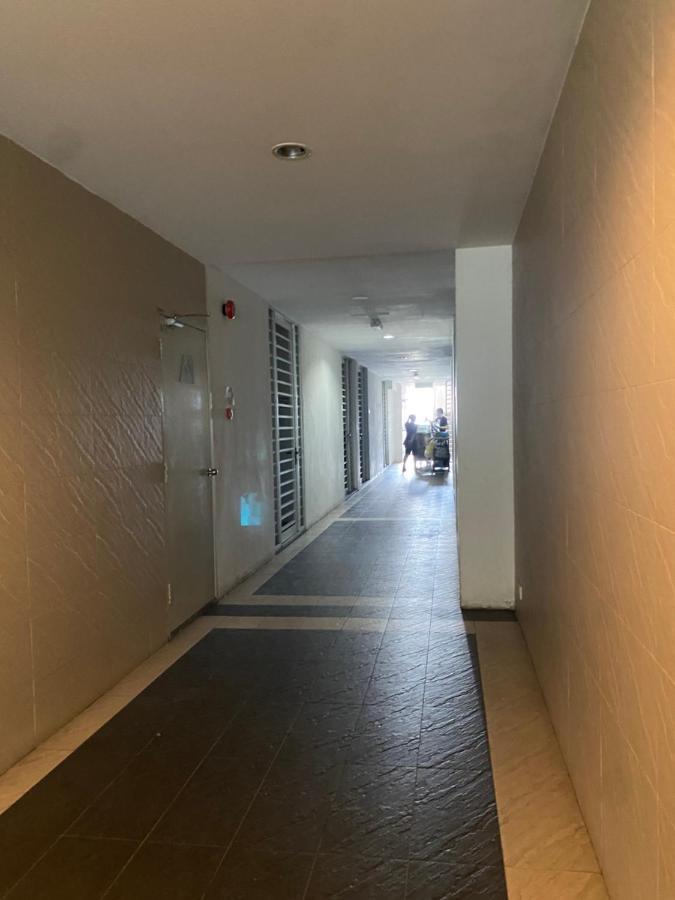 Spacious 3R,2R,Studio 5Min Walk To Time Square,Lalaport, Pool,Gym,Wifi Apartment Куала Лумпур Екстериор снимка
