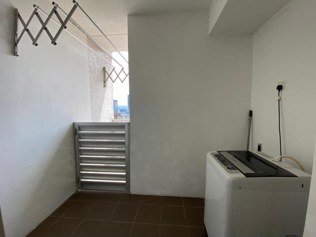 Spacious 3R,2R,Studio 5Min Walk To Time Square,Lalaport, Pool,Gym,Wifi Apartment Куала Лумпур Екстериор снимка