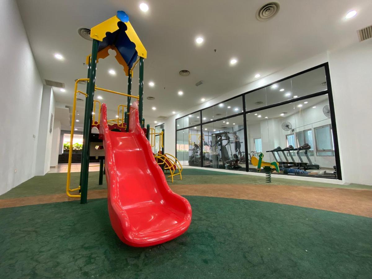 Spacious 3R,2R,Studio 5Min Walk To Time Square,Lalaport, Pool,Gym,Wifi Apartment Куала Лумпур Екстериор снимка
