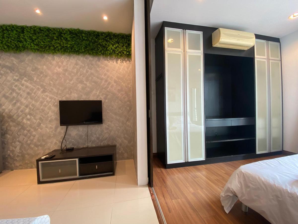 Spacious 3R,2R,Studio 5Min Walk To Time Square,Lalaport, Pool,Gym,Wifi Apartment Куала Лумпур Екстериор снимка